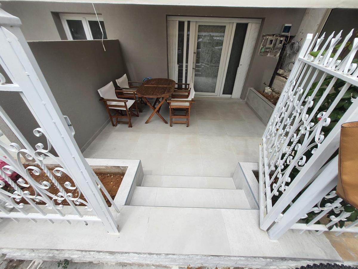 New Apartment ,50M From The Sea At Nea Irakleia. Экстерьер фото